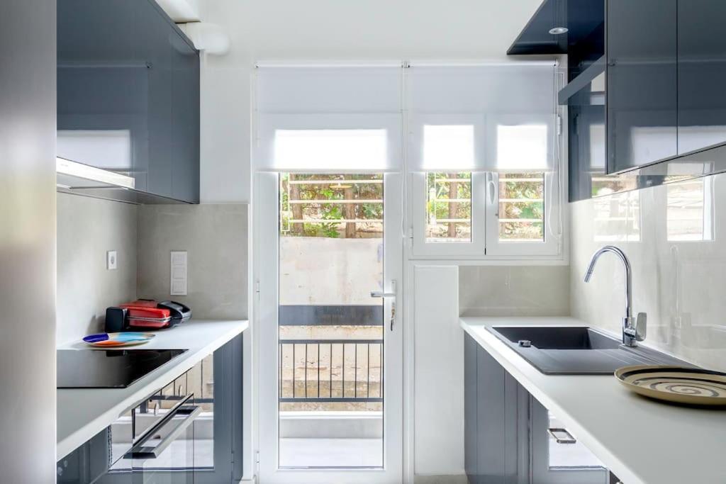 Alimos Sun-Filled Apartment Athens Ngoại thất bức ảnh