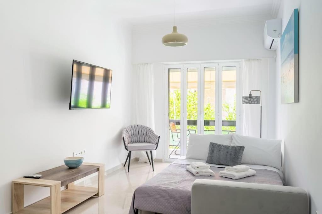 Alimos Sun-Filled Apartment Athens Ngoại thất bức ảnh
