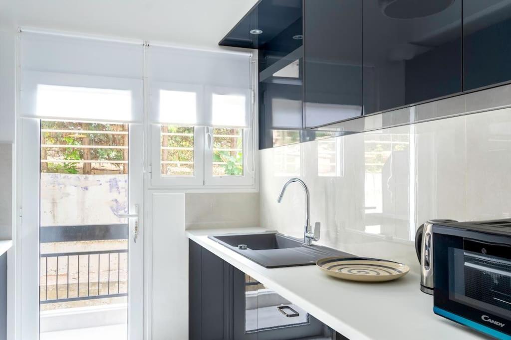 Alimos Sun-Filled Apartment Athens Ngoại thất bức ảnh