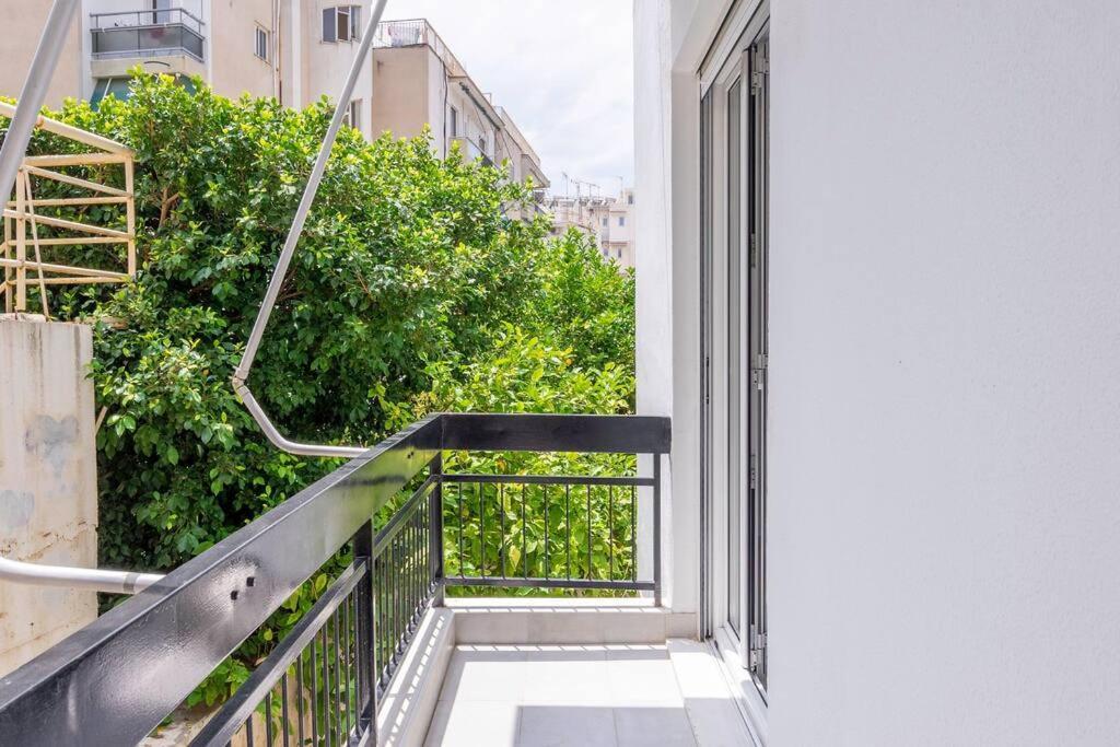 Alimos Sun-Filled Apartment Athens Ngoại thất bức ảnh